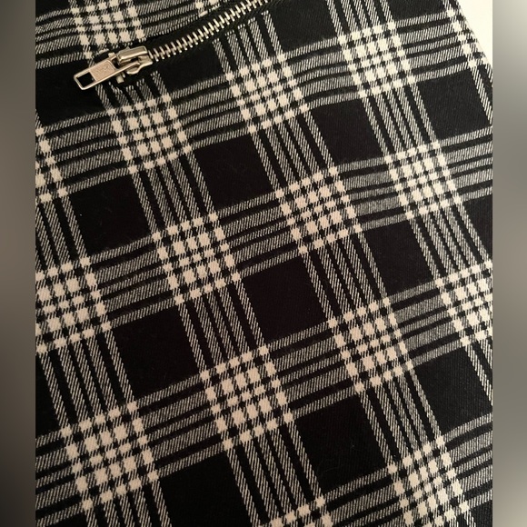 Silence + Noise Black and White Plaid Mini Skirt Urban Outfitters - Picture 4 of 7
